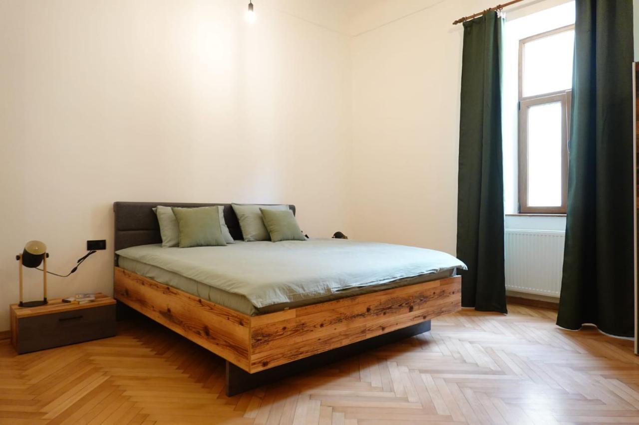 The Industrique Home - 3 Bedroom Apartment Timisoara Luaran gambar
