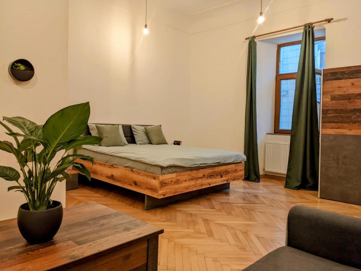 The Industrique Home - 3 Bedroom Apartment Timisoara Luaran gambar