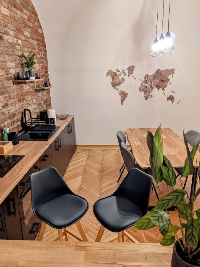 The Industrique Home - 3 Bedroom Apartment Timisoara Luaran gambar