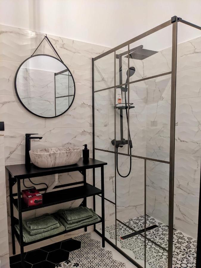 The Industrique Home - 3 Bedroom Apartment Timisoara Luaran gambar