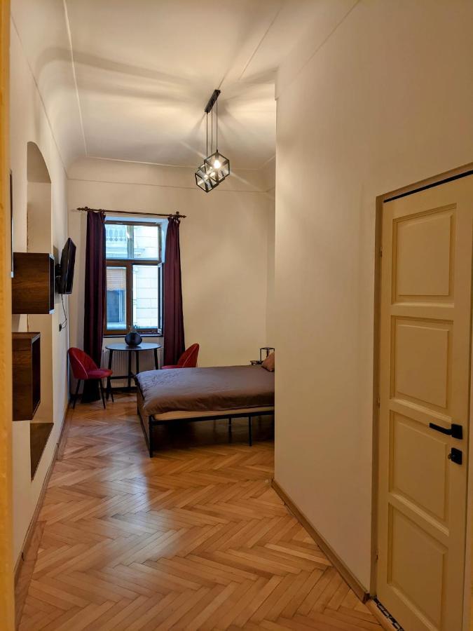 The Industrique Home - 3 Bedroom Apartment Timisoara Luaran gambar